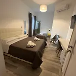 Maluna Πανσιόν