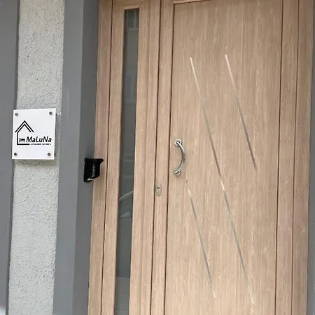 Maluna Πανσιόν 3*